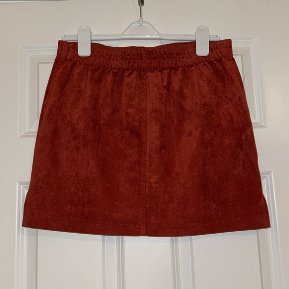 BCBGMAXAZRIA Red Orange Faux Suede Button Down Skirt Size M - Picture 5 of 5